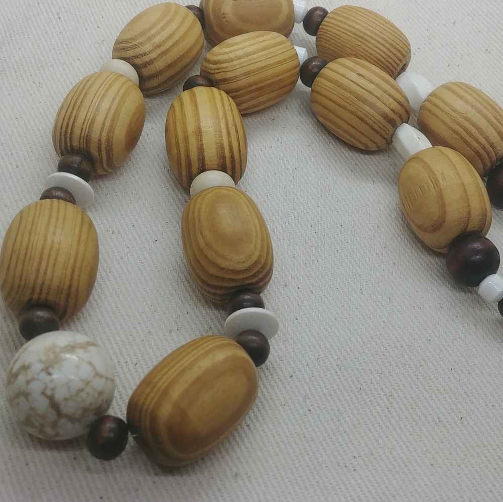 Beaded necklace